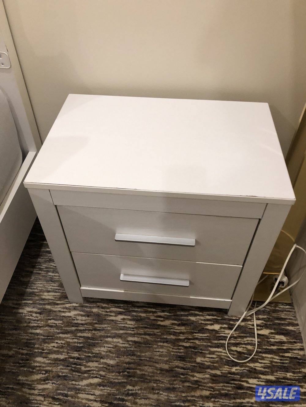 غرفة نوم البيع سرير ١٨٠/٢٠٠ تسريحة و كوميدينات ٢1