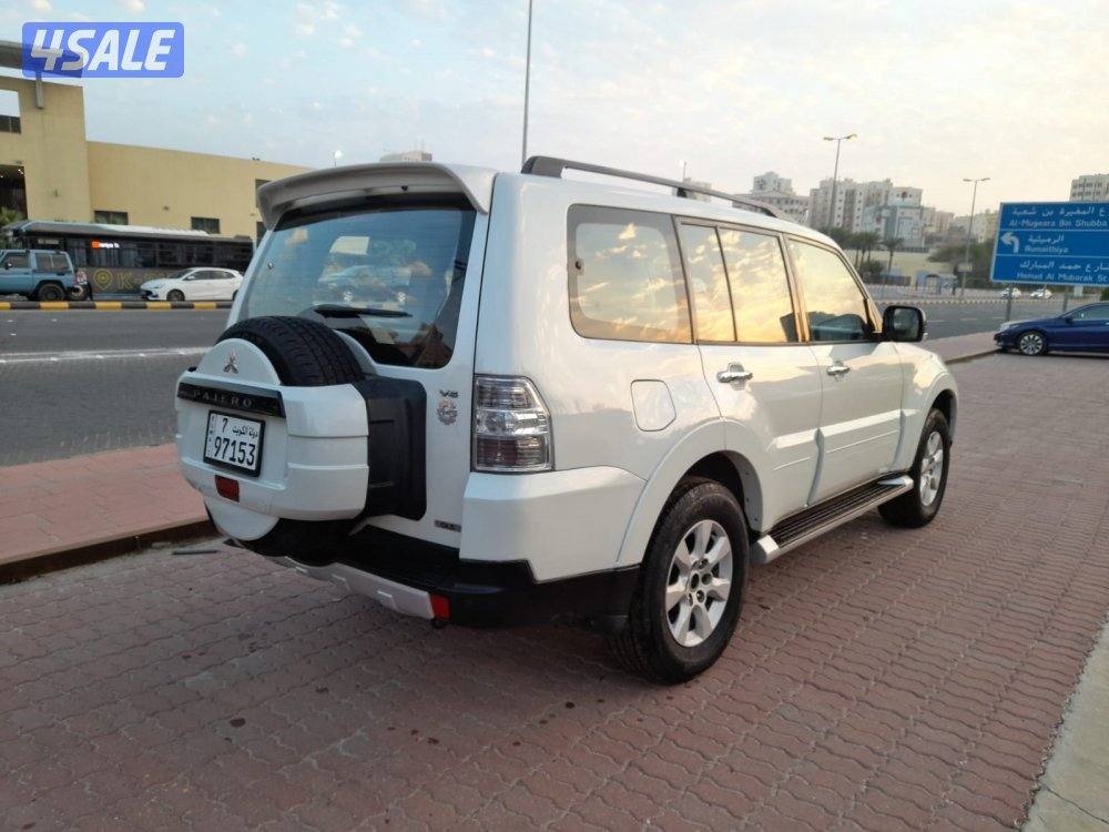 السالمية ميتسوبيشى باجيرو موديل 2009 GLS3