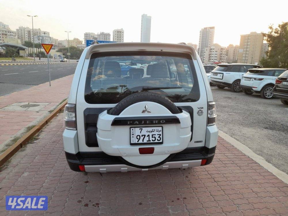 السالمية ميتسوبيشى باجيرو موديل 2009 GLS4