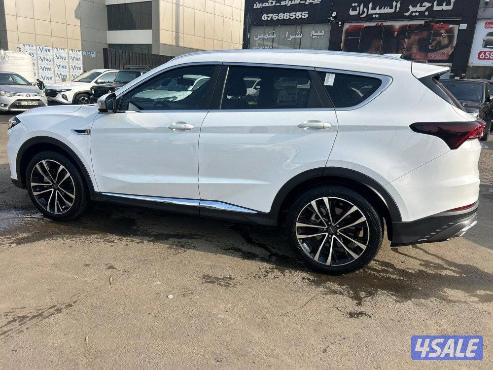 X70 PLUS .JETOUR موديل 2024 ماشى 68.000 k.m   وارد الكويت .2