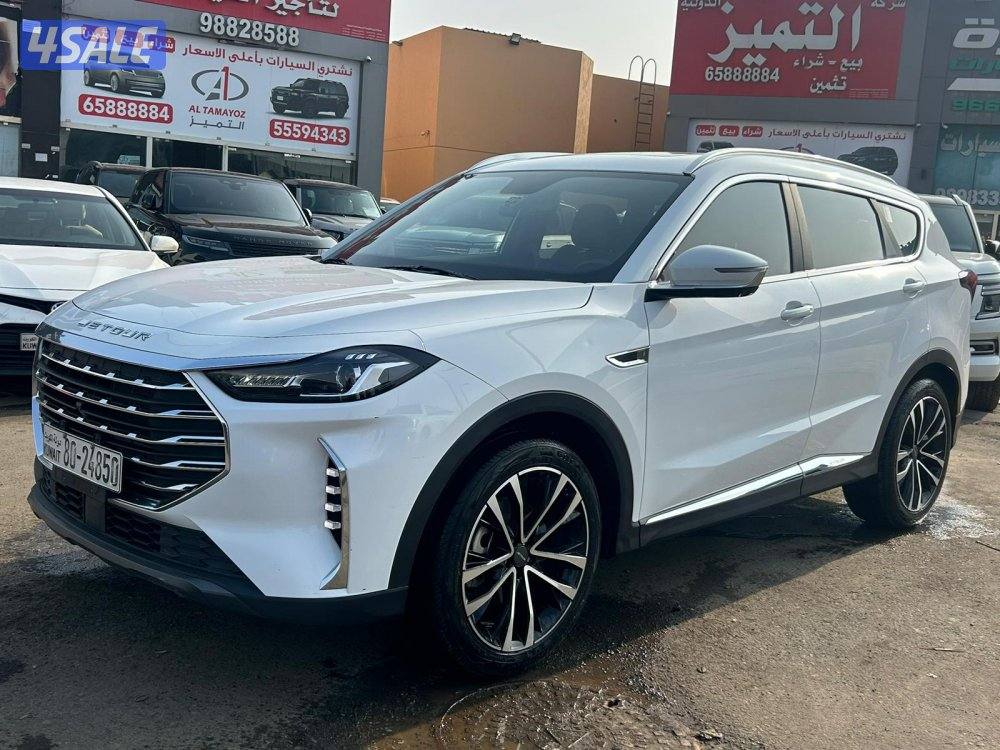 X70 PLUS .JETOUR موديل 2024 ماشى 68.000 k.m   وارد الكويت .8