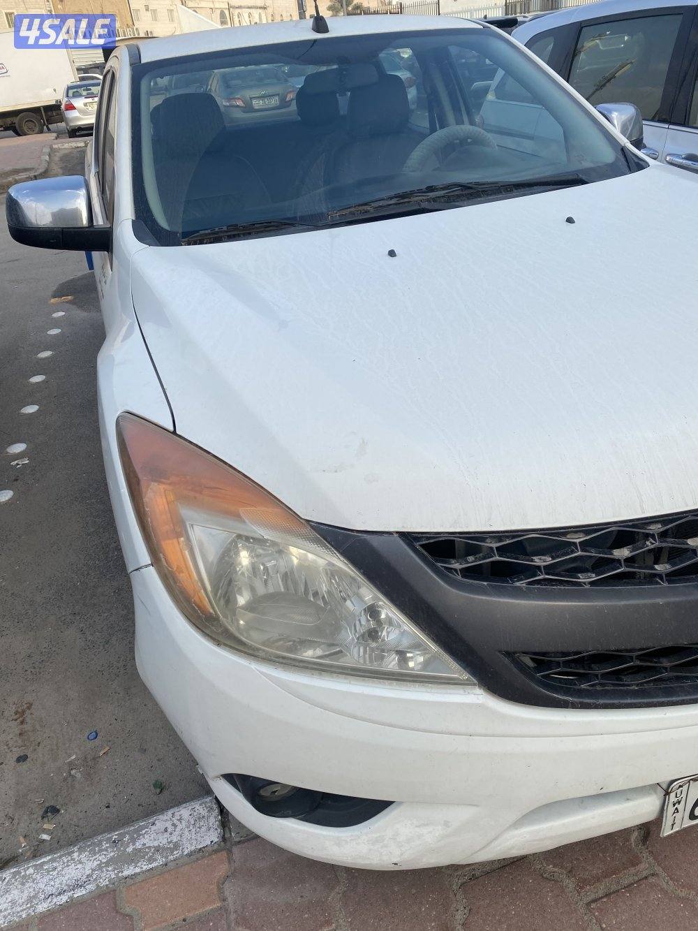 وانيت مازدا ٢٠١٥ بحاله ممتازه قير عادي شرط الفحص0