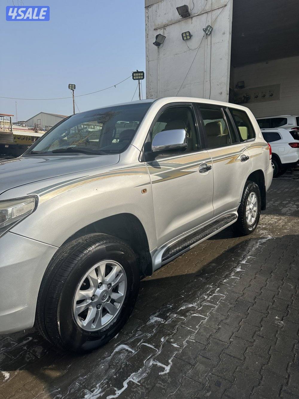 لاند كروزر VX.R4