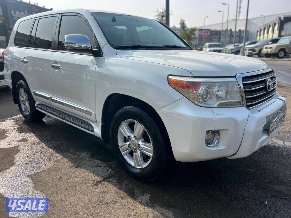 لاند كروزر GXR-V8 موديل 2013 ماشى 340.000 k.m  وارد الساير .1