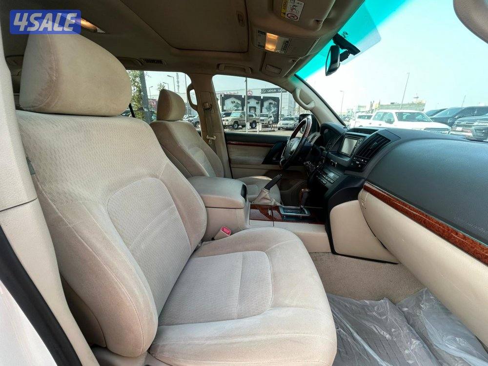 لاند كروزر GXR-V8 موديل 2013 ماشى 340.000 k.m  وارد الساير .5