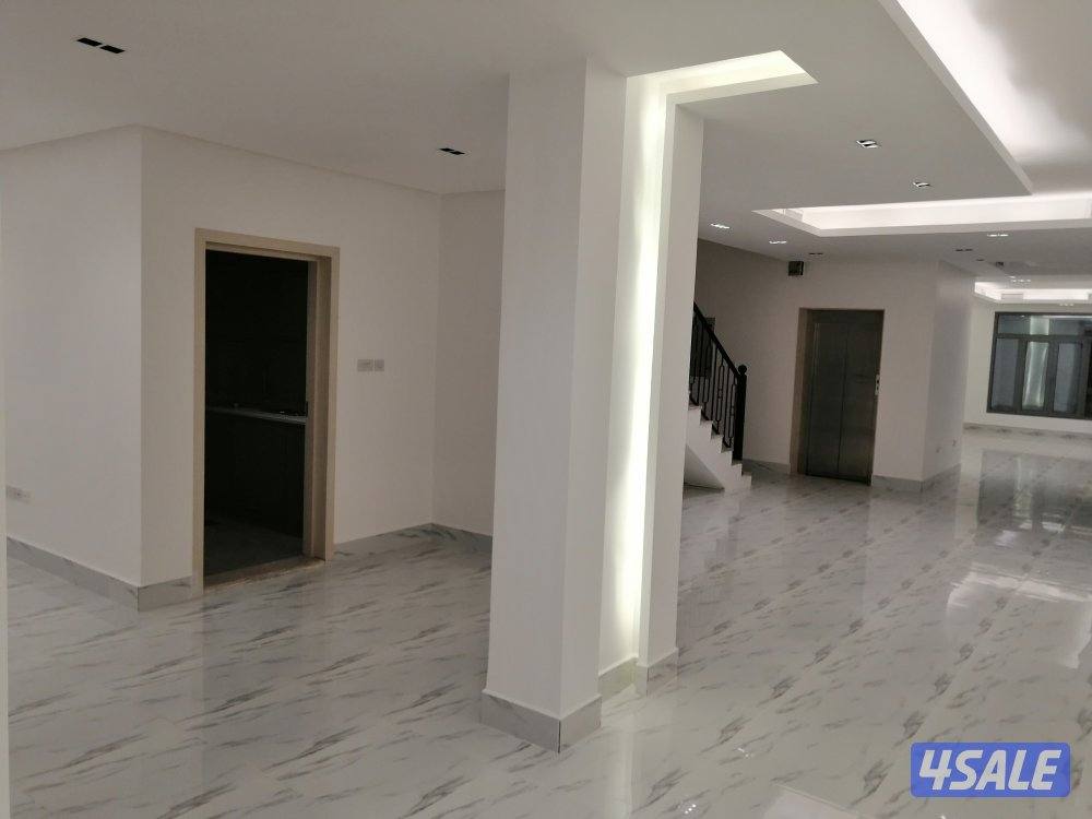 للايجار في بيان  فيلا للسكن الراقي موقع زاوية مميزه1