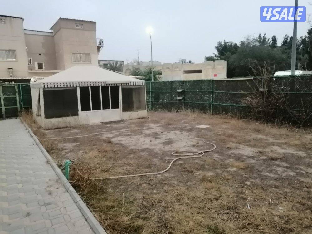 للايجار في بيان  فيلا للسكن الراقي موقع زاوية مميزه4