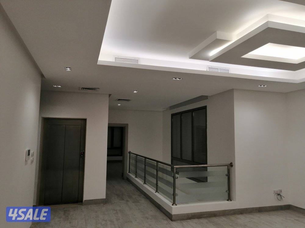 للايجار في بيان  فيلا للسكن الراقي موقع زاوية مميزه6