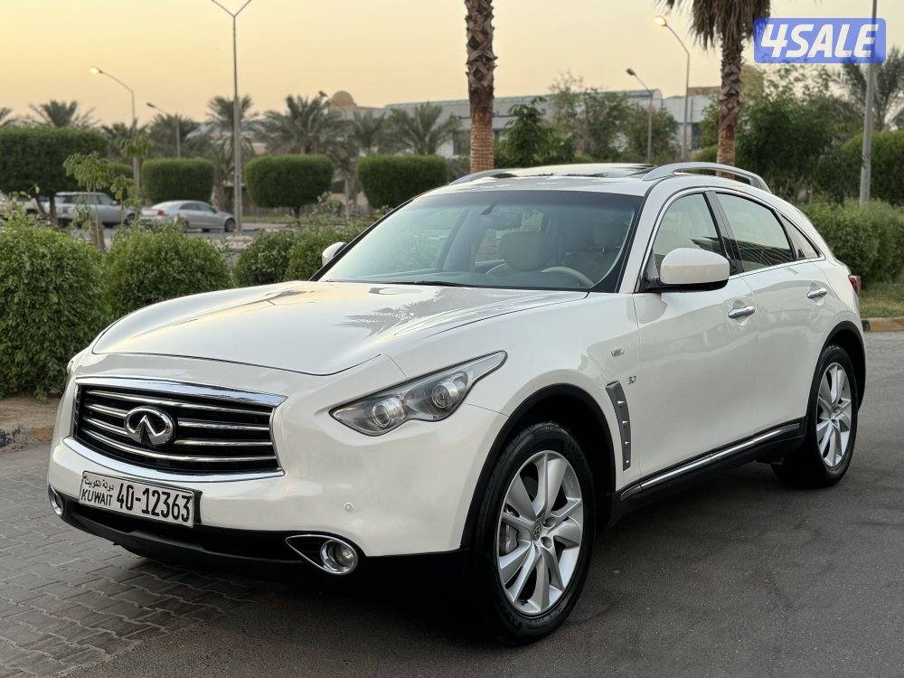 انفينيتي QX70 موديل 2016 بحاله ممتازه جدا وشرط الفحص0