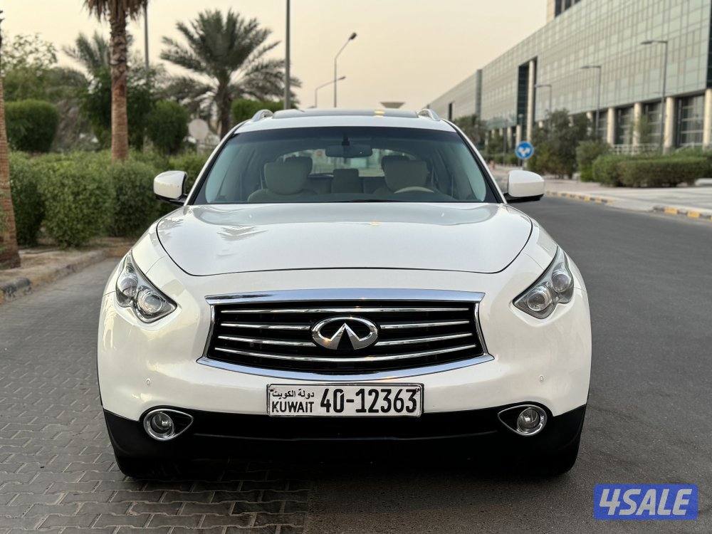 انفينيتي QX70 موديل 2016 بحاله ممتازه جدا وشرط الفحص2