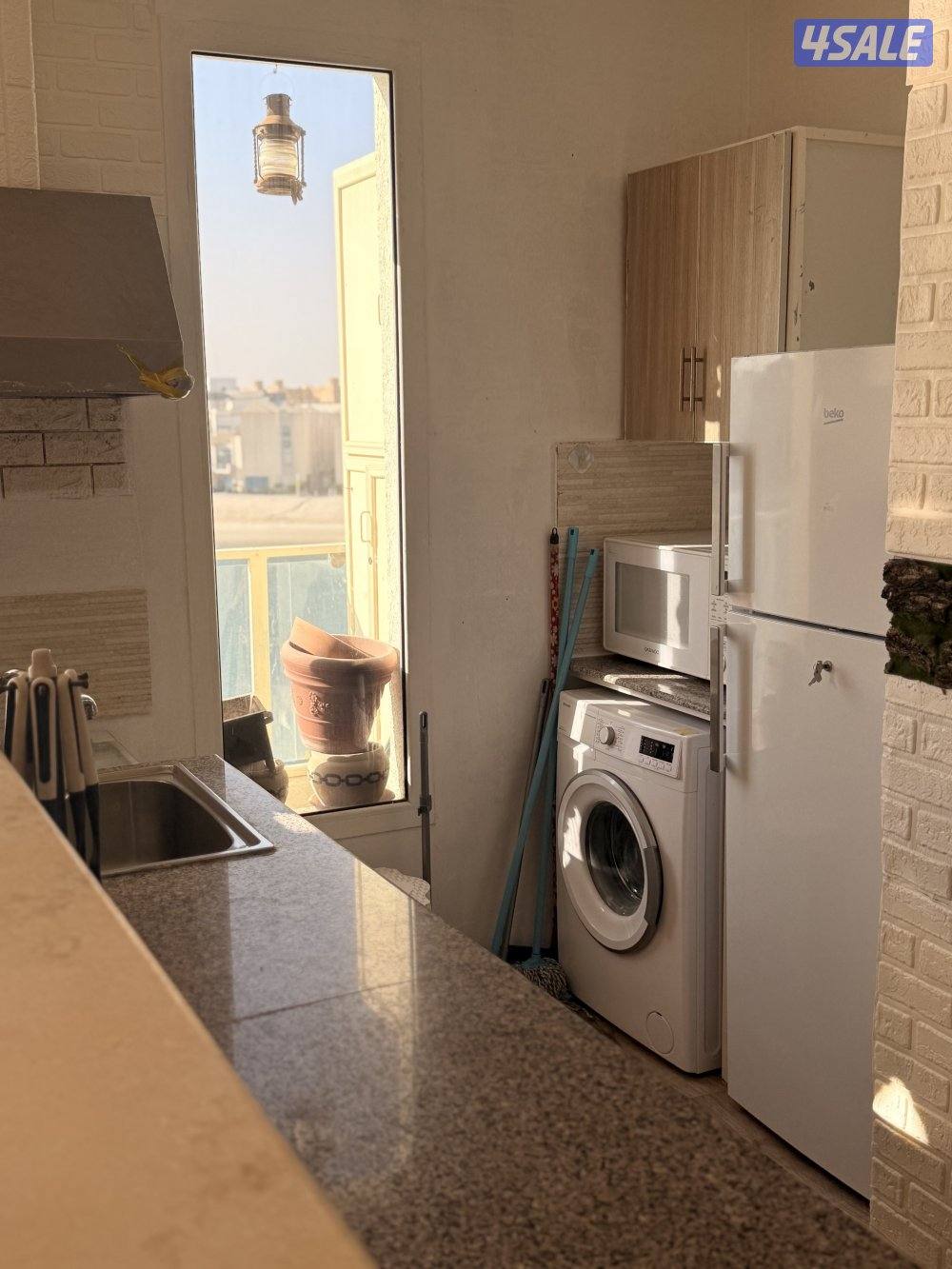 شقه غرفتين وصالة وحمام ٢ مطبخ تحضري  دور ثاني حمام سباحة مشترك4