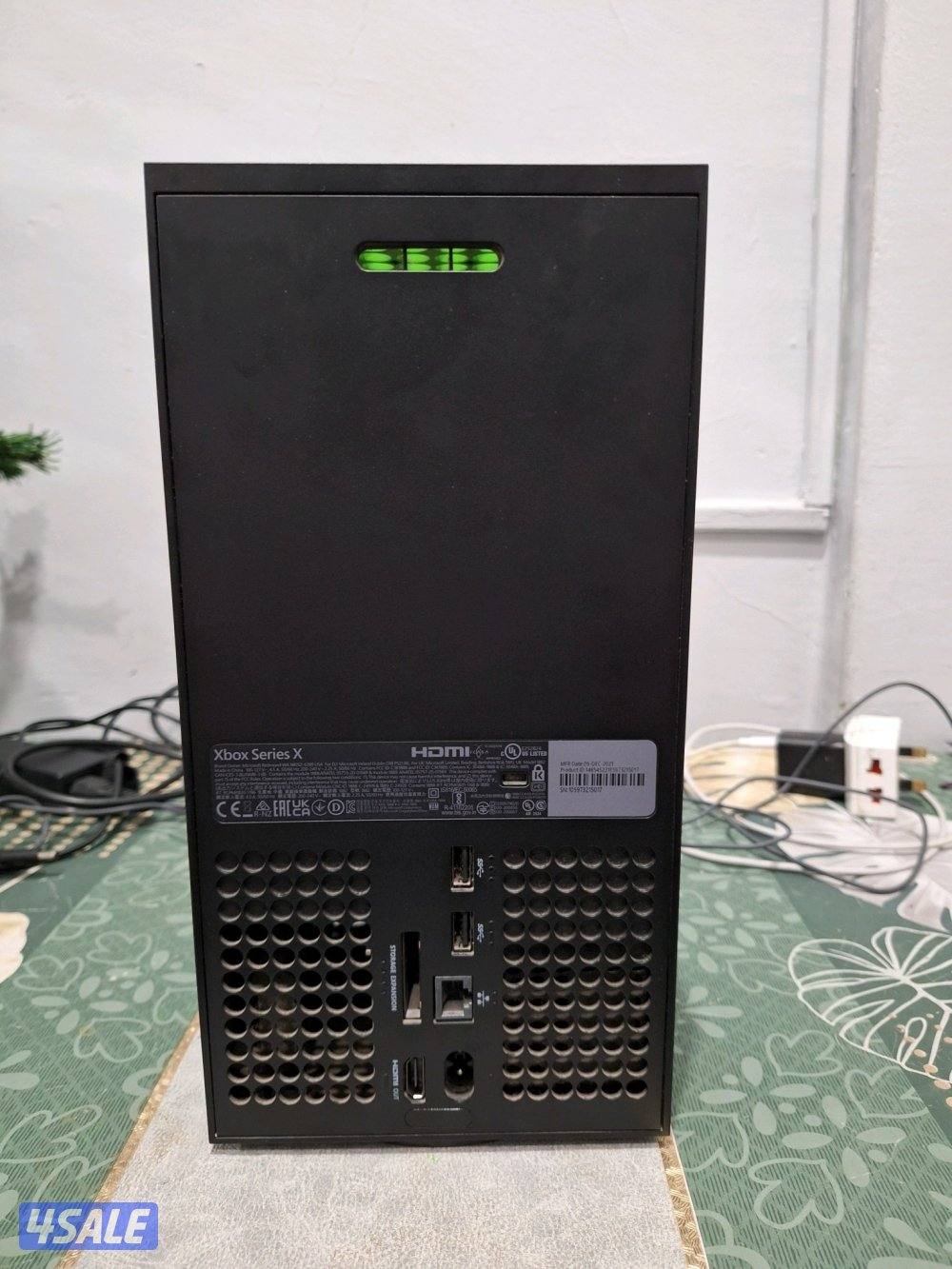 Xbox Series X + extra controller + games3