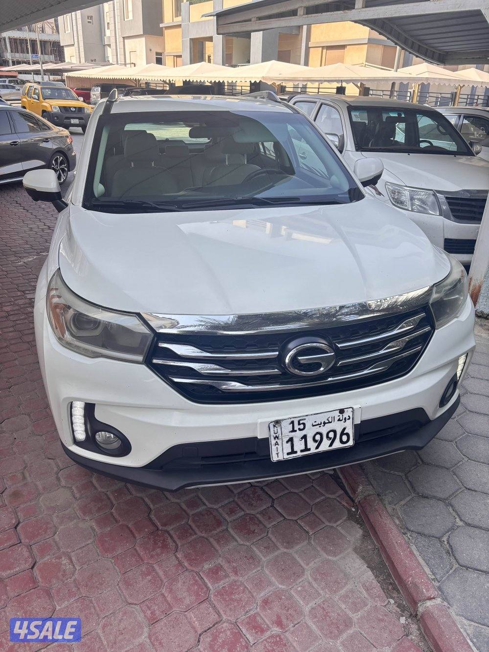 للبيع سياره شبه جديده استعمال المالك الاول سيرفس وكاله شرط فحص م وق وش0