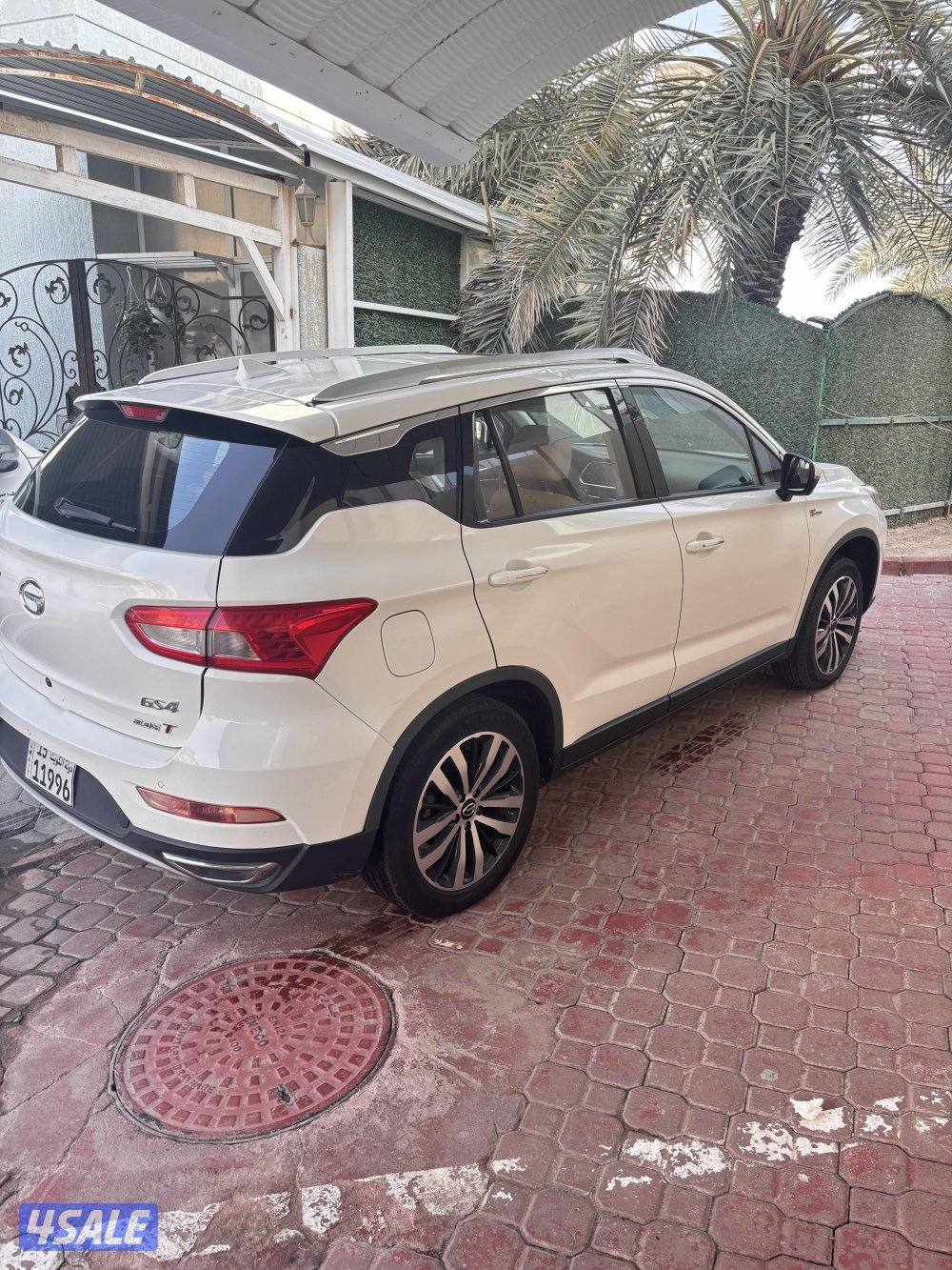 للبيع سياره شبه جديده استعمال المالك الاول سيرفس وكاله شرط فحص م وق وش1