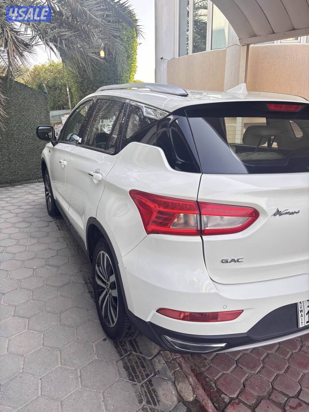 للبيع سياره شبه جديده استعمال المالك الاول سيرفس وكاله شرط فحص م وق وش2