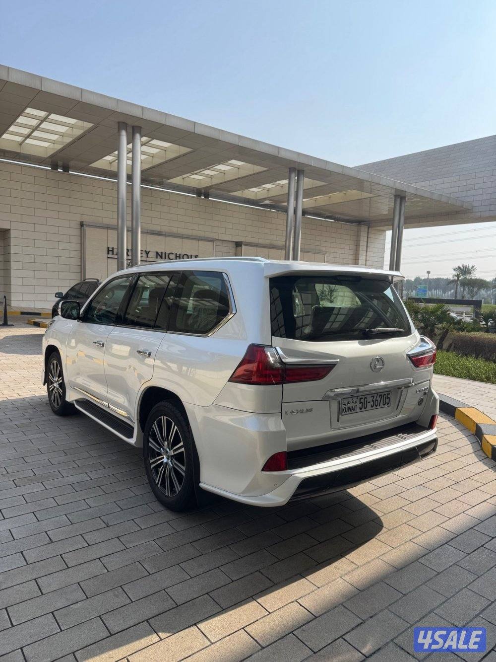 لكزس LX570 الساير. الدرجه الاولى صبغ الوكاله3