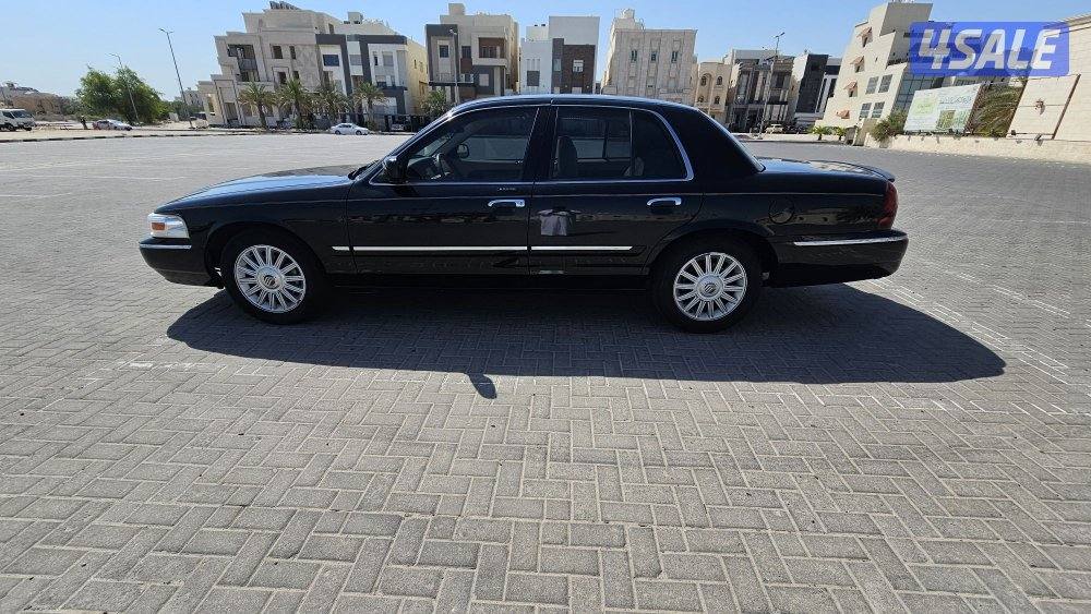 للبيع فورد ماركيز موديل 2008 اسود Gs
السيارة شرط الفحص ال0