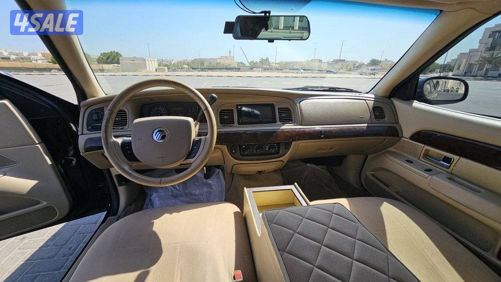 للبيع فورد ماركيز موديل 2008 اسود Gs
السيارة شرط الفحص ال3