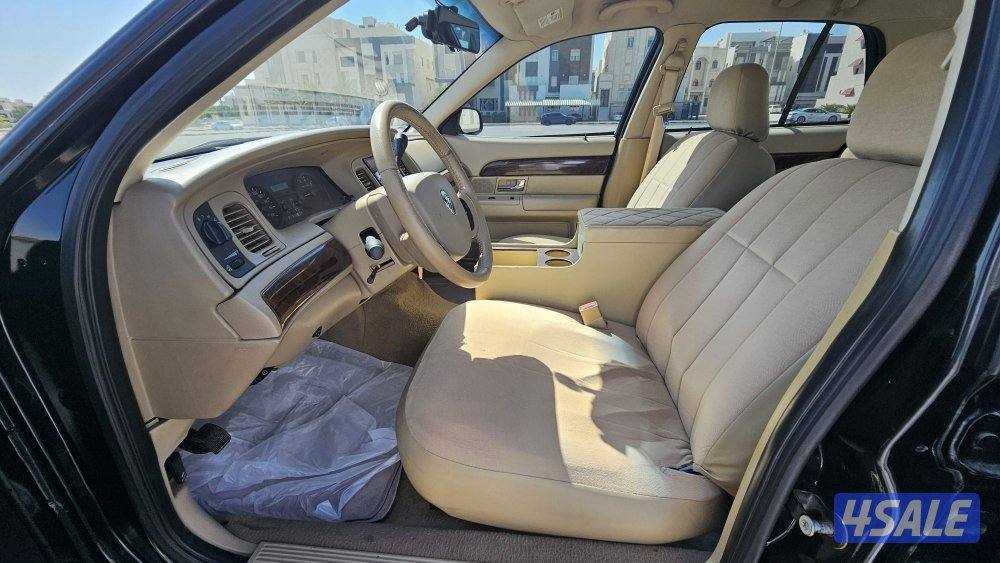 للبيع فورد ماركيز موديل 2008 اسود Gs
السيارة شرط الفحص ال5