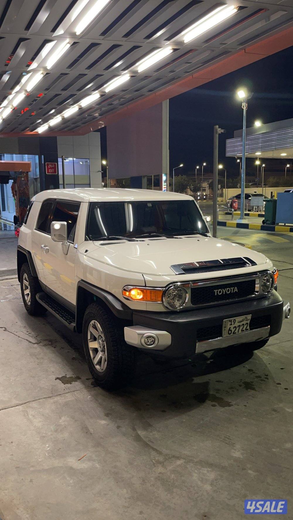 للبيع FJ موديل 2021 بحاله الوكاله عداد 105الف الدرجة الأولى6