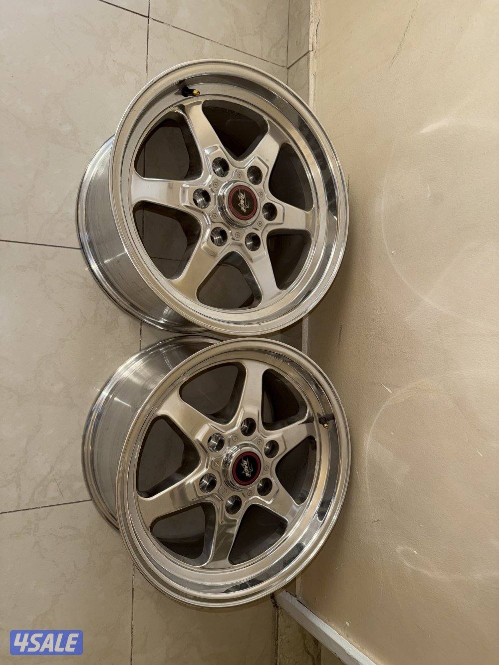 للبيع رنجات RACE اصليه  حجم 17 مع براغيهم شرط نظاف حيل0