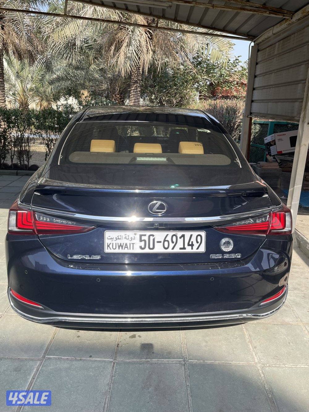 للبيع لكزس 2019 ، ماشيه 9000 كيلو فقط0