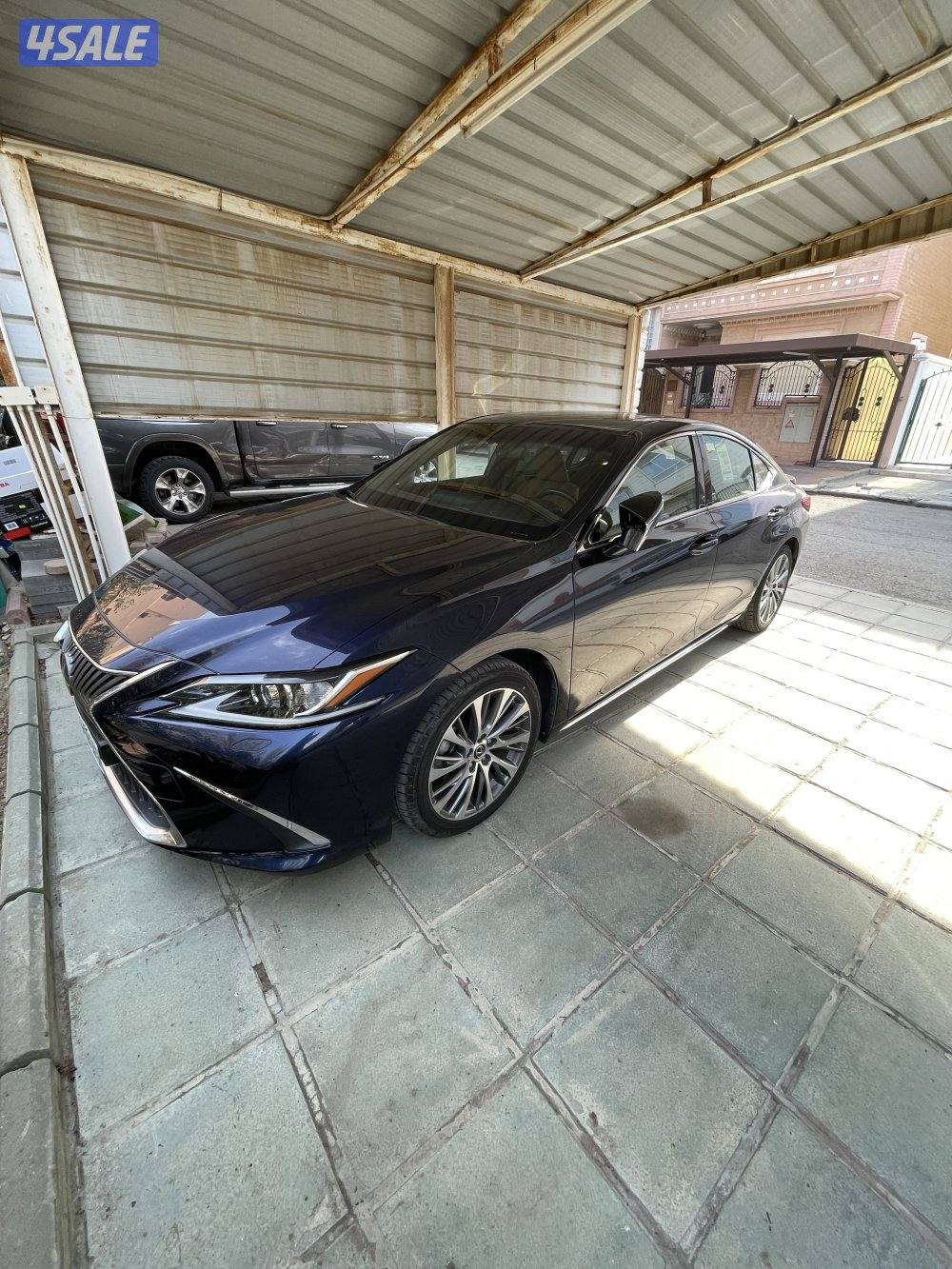 للبيع لكزس 2019 ، ماشيه 9000 كيلو فقط1