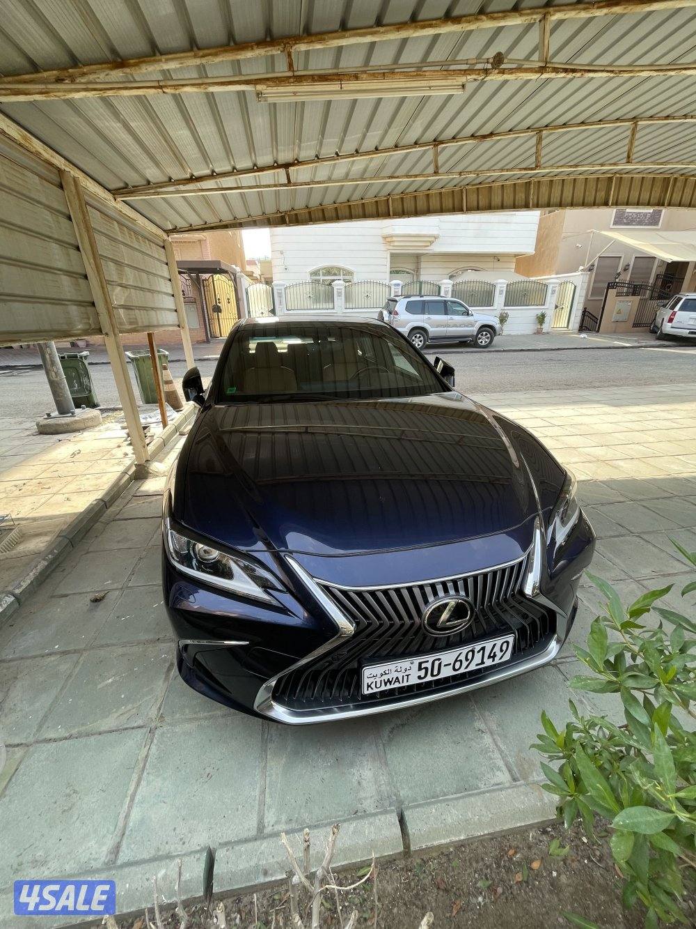 للبيع لكزس 2019 ، ماشيه 9000 كيلو فقط4