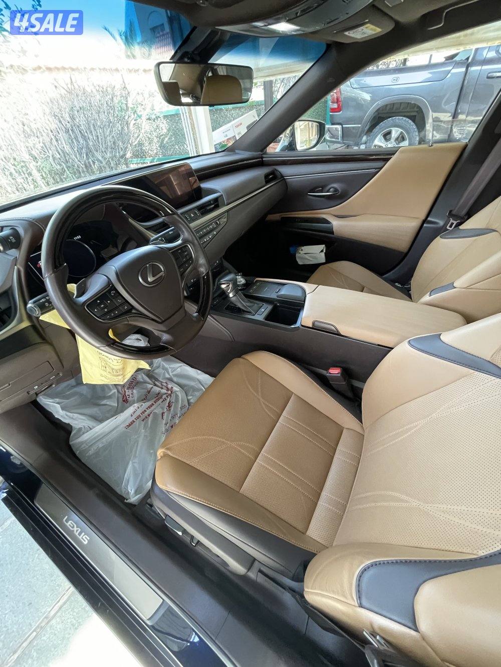 للبيع لكزس 2019 ، ماشيه 9000 كيلو فقط8