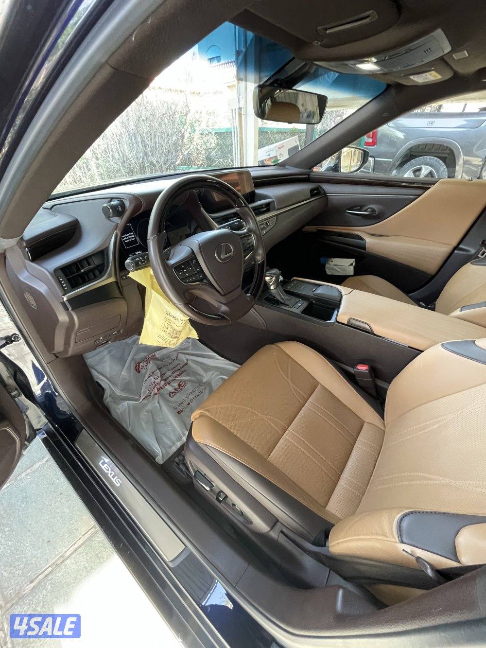 للبيع لكزس 2019 ، ماشيه 9000 كيلو فقط12