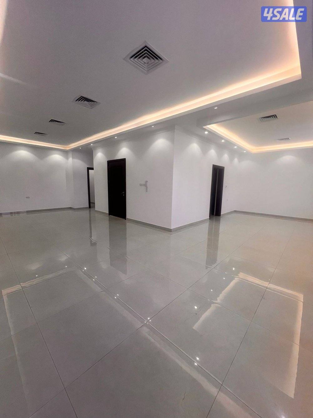 للإيجار دور راقي اربع غرف نوم0