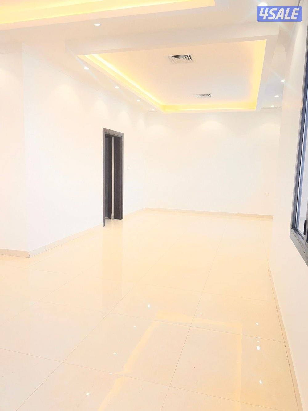للإيجار دور راقي اربع غرف نوم3