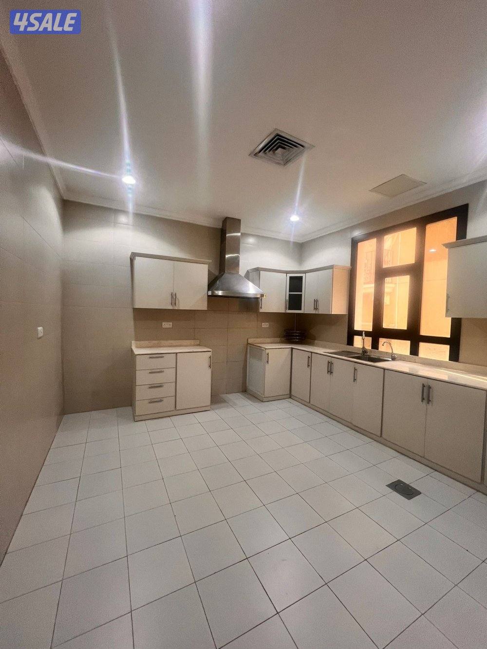 للإيجار دور راقي اربع غرف نوم5