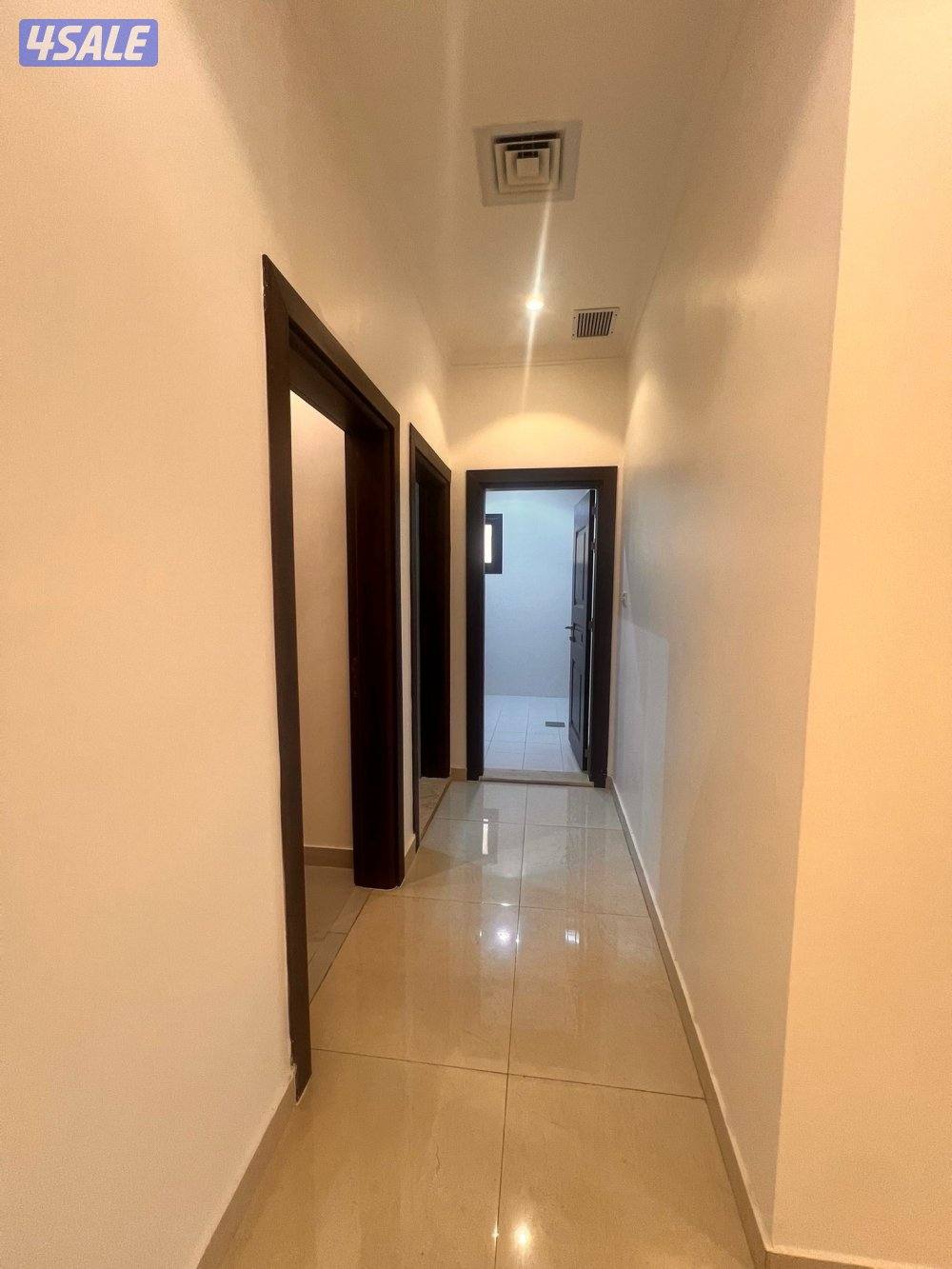 للإيجار دور راقي اربع غرف نوم6