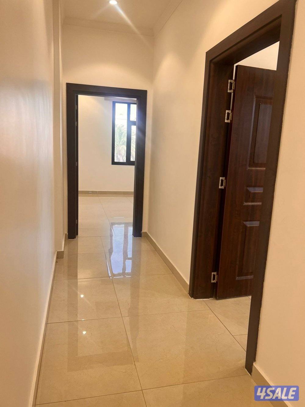 للإيجار دور راقي اربع غرف نوم9