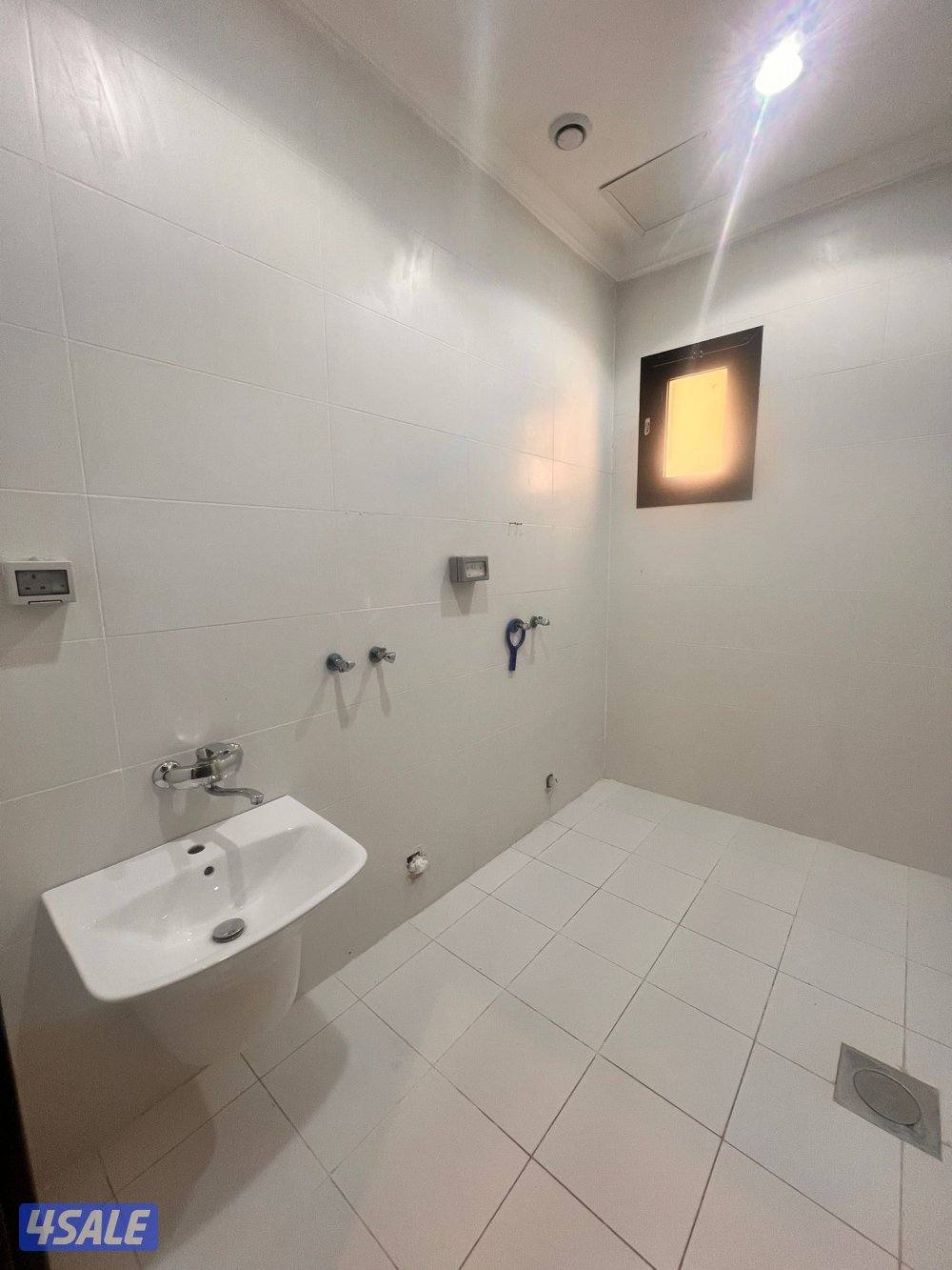 للإيجار دور راقي اربع غرف نوم10