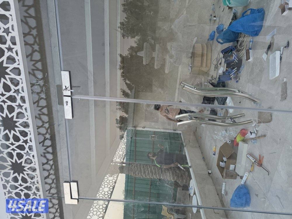 فني زجاج ومرايا وسكريت وبلاستك وشاوربكس وطاولات الطعام6