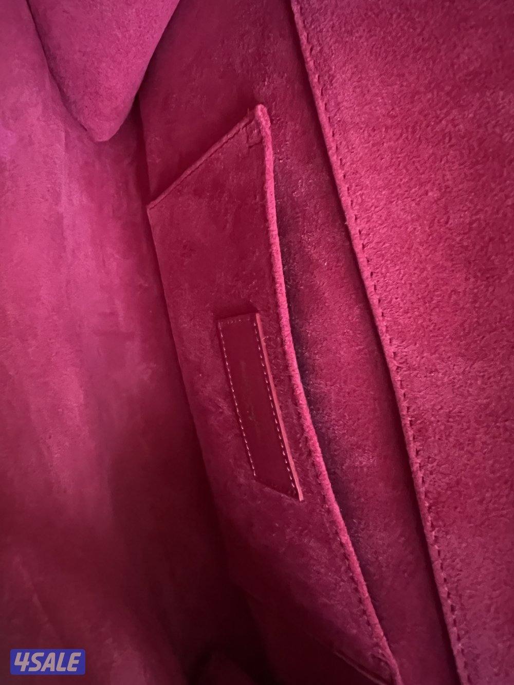 قطعة كلاسيكية نادرة: كلاتش YSL Saint Laurent فوشيا - بحالة ممتازة جدًا4