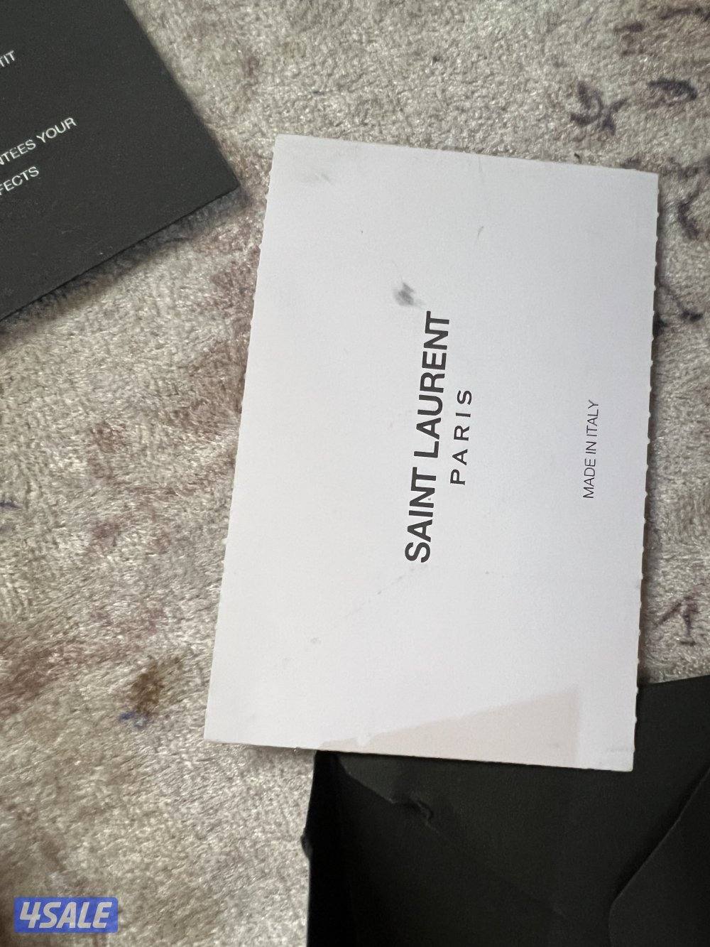قطعة كلاسيكية نادرة: كلاتش YSL Saint Laurent فوشيا - بحالة ممتازة جدًا8