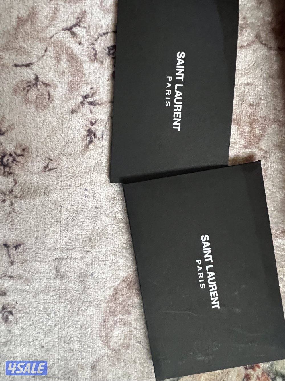 قطعة كلاسيكية نادرة: كلاتش YSL Saint Laurent فوشيا - بحالة ممتازة جدًا9