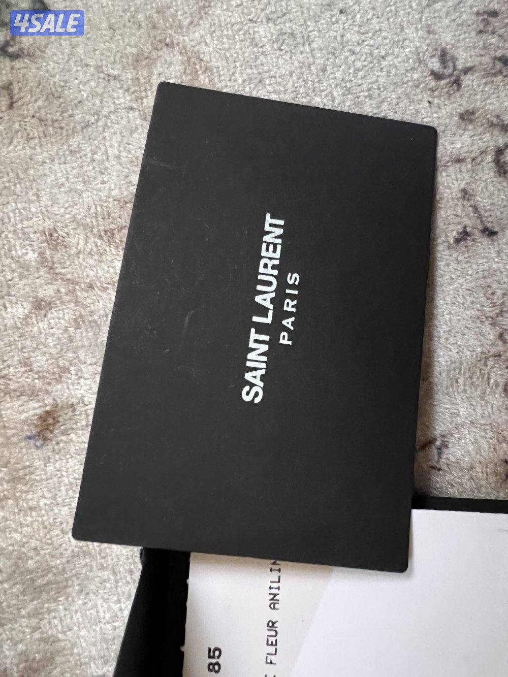 قطعة كلاسيكية نادرة: كلاتش YSL Saint Laurent فوشيا - بحالة ممتازة جدًا10