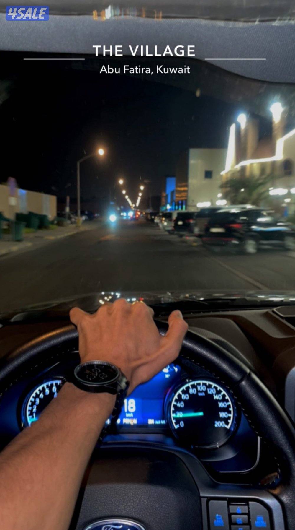 وانيت f-150 غماره اللون smok سلفر موديل ٢٠٢١ الفئه سبورت3