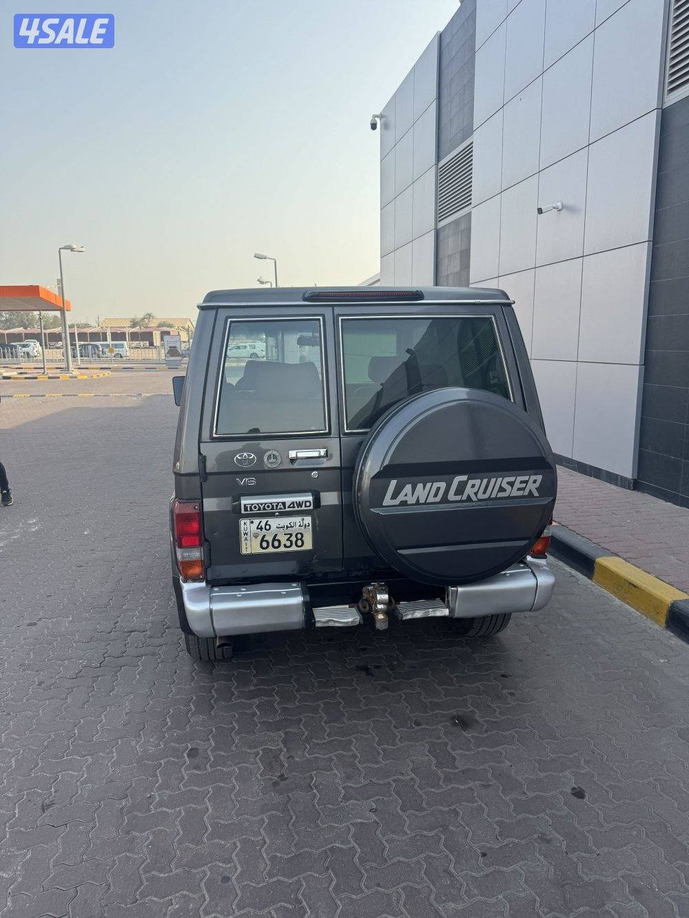 للبيع سياره لاند  كروز ربع موديل ٢٠١٠ شرط الفحص قير مكينه شاصي6