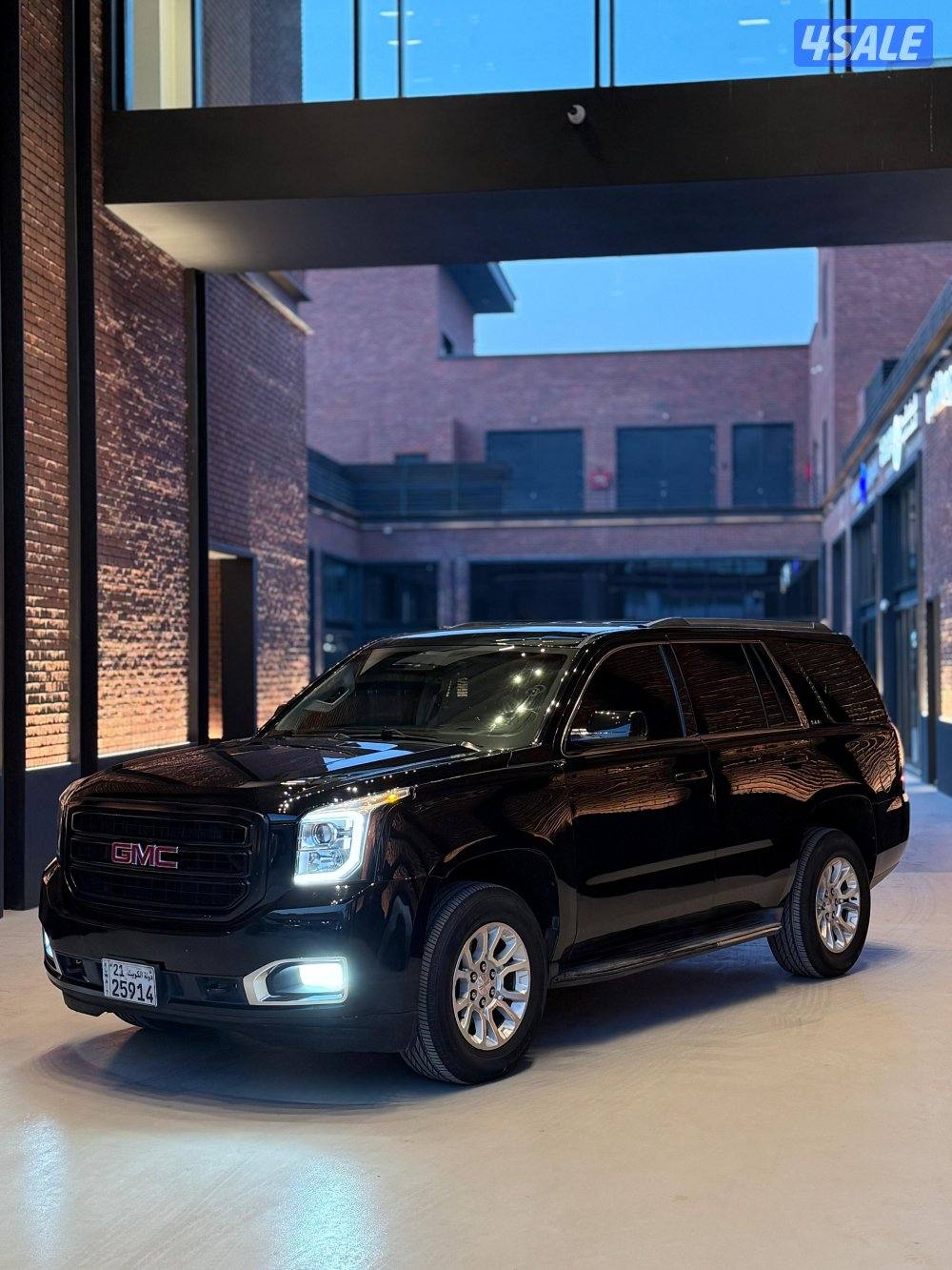 للبيع يوكن 2015 اسود ملكي بجياس الوكاله0