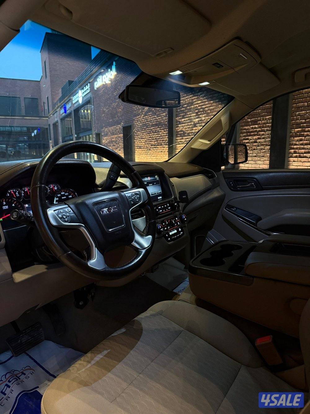 للبيع يوكن 2015 اسود ملكي بجياس الوكاله2