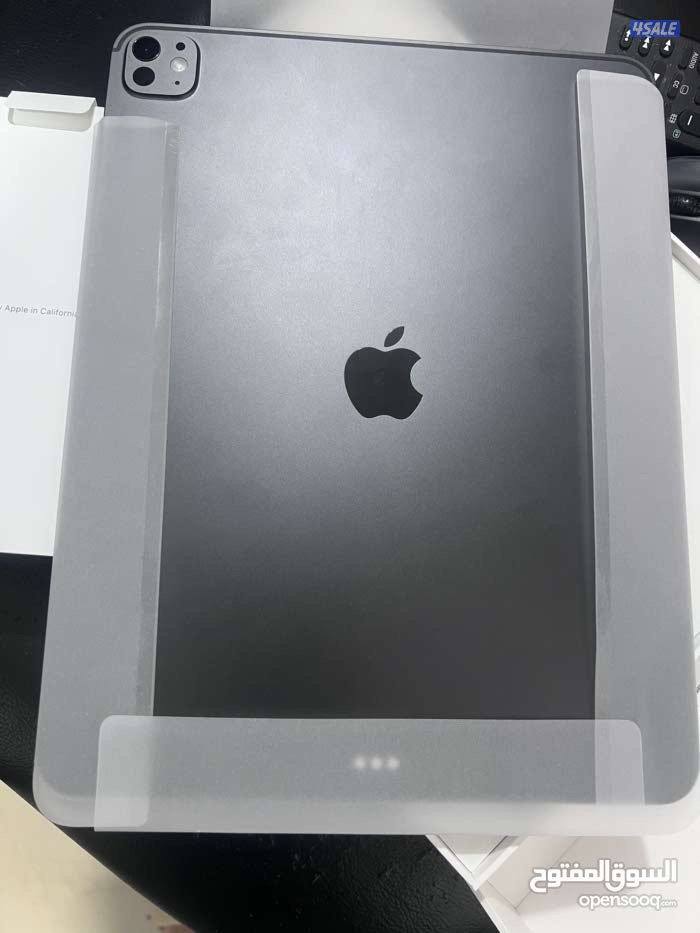 للبيع IPAD PRO 13 INCH M5  256GB7