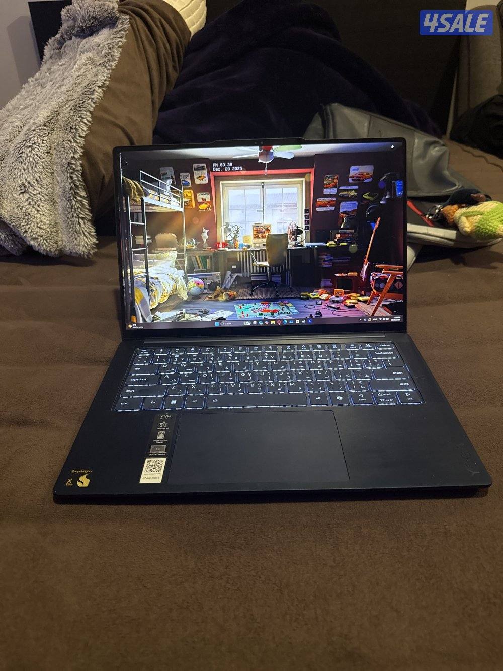 Lenova - Yoga laptop0