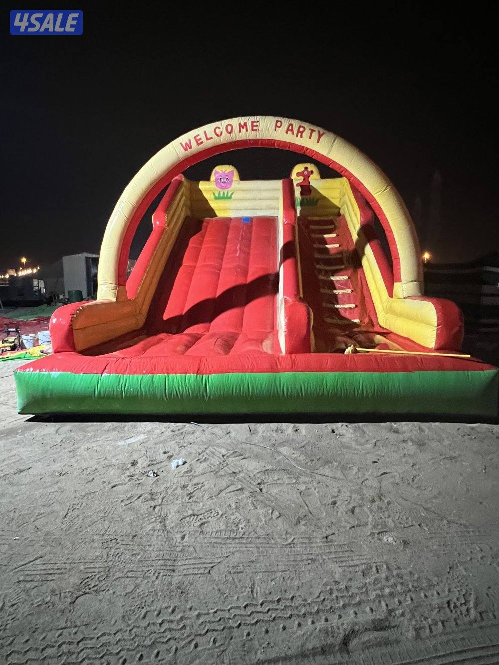 للبيع نطاطيه مع ماكينتين  10 في 5 والارتفاع 6 ملاحظه شرط النظافه0