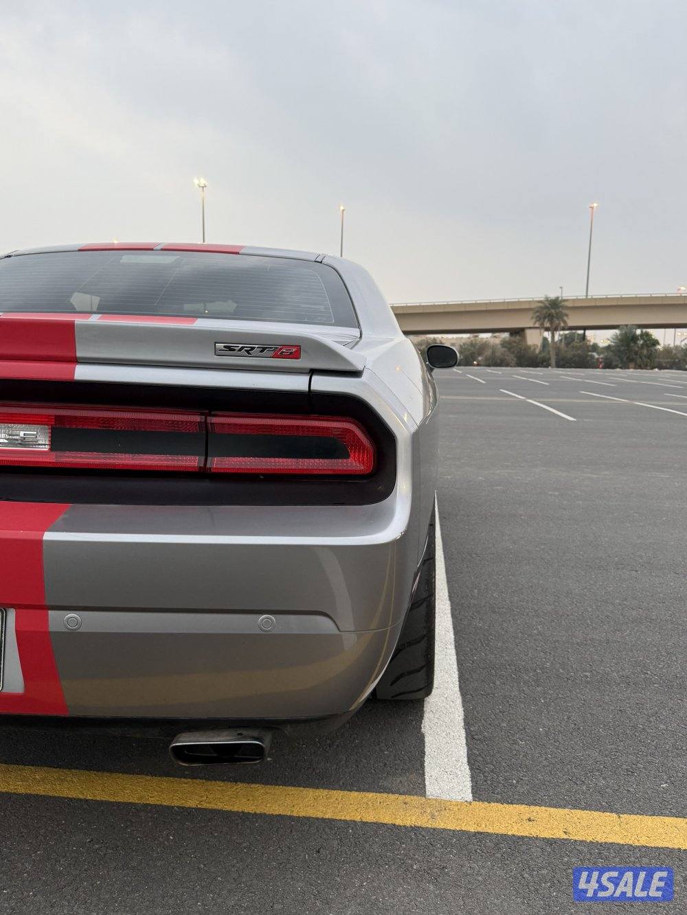 للبيع تشالنجر srt4