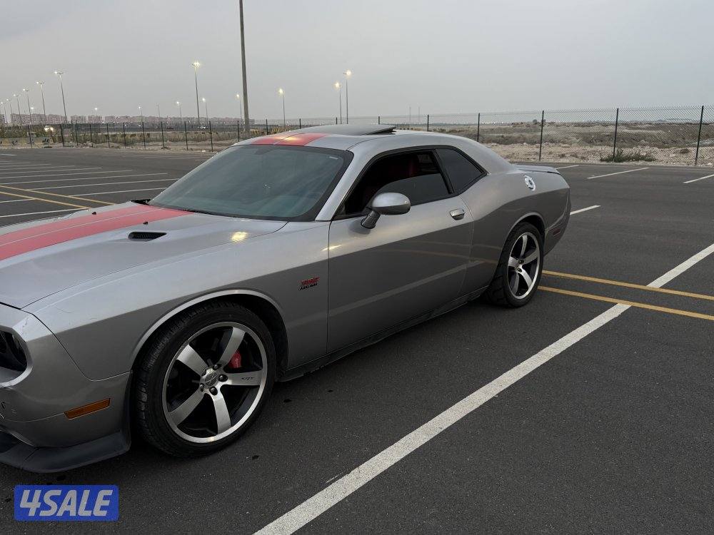 للبيع تشالنجر srt7